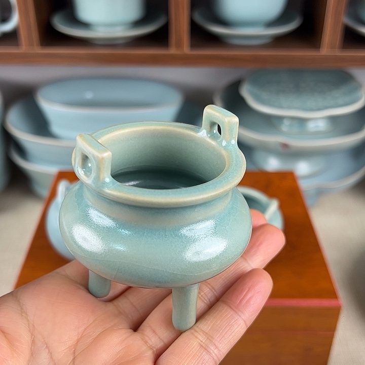 杯子瓷仿古釉高足香炉微瑕