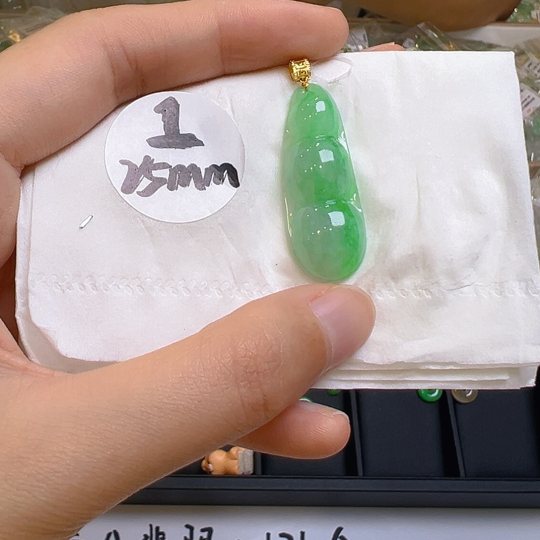 翡翠18K金镶嵌颈饰翡翠