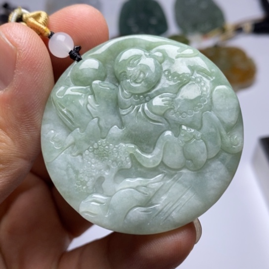 翡翠未镶嵌颈饰翡翠