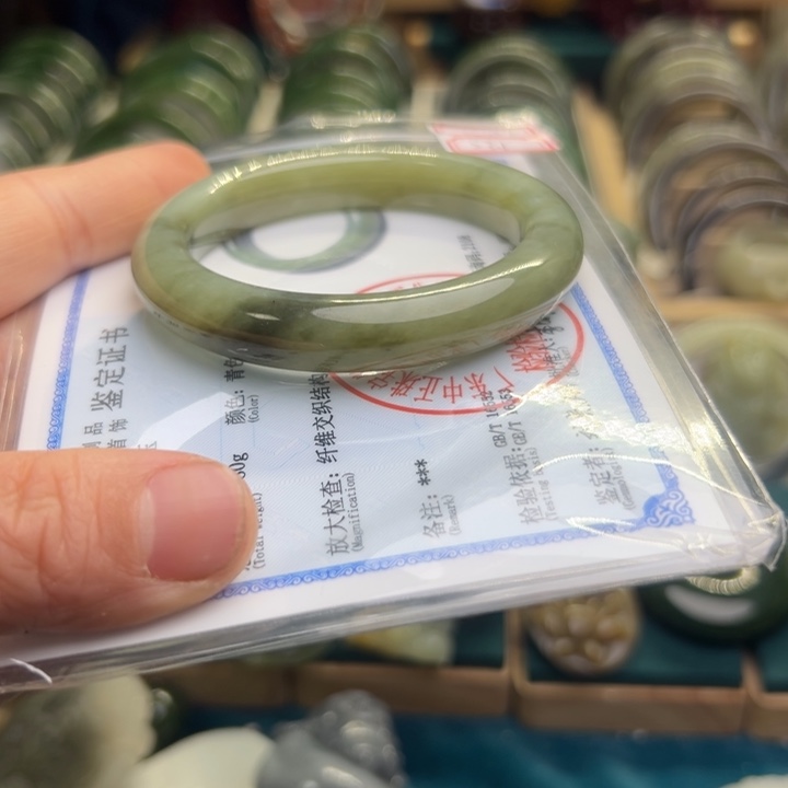 和田玉手镯未镶嵌53.1圈围10027