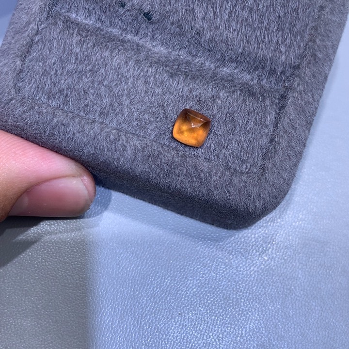 石榴石裸石未镶嵌成****贝1.65克拉