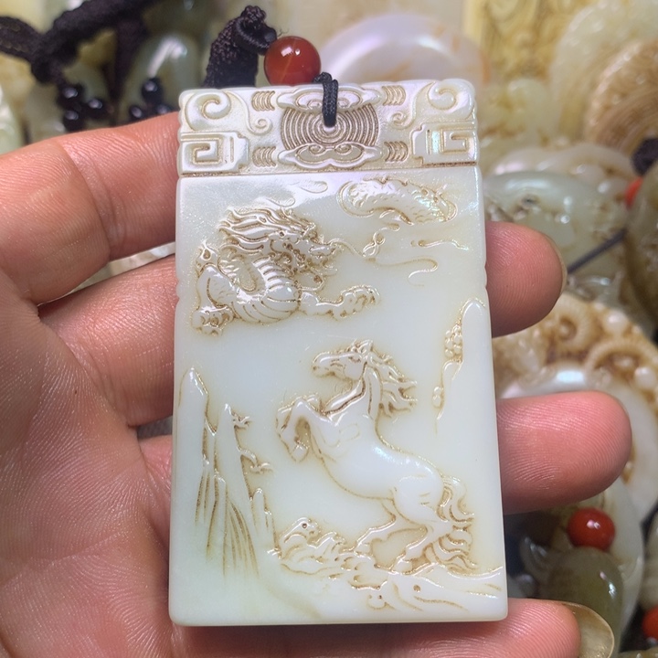 和田玉未镶嵌挂件石*