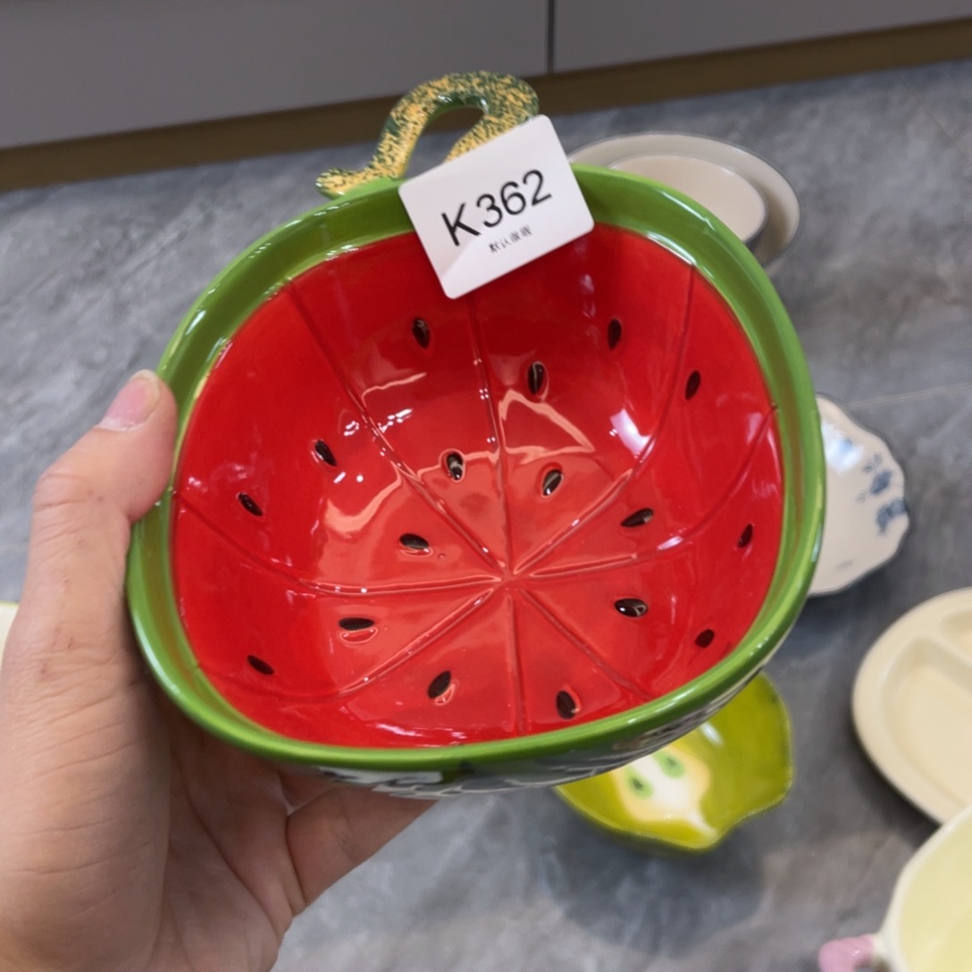 陶瓷微瑕餐具介意勿拍，满18飞！