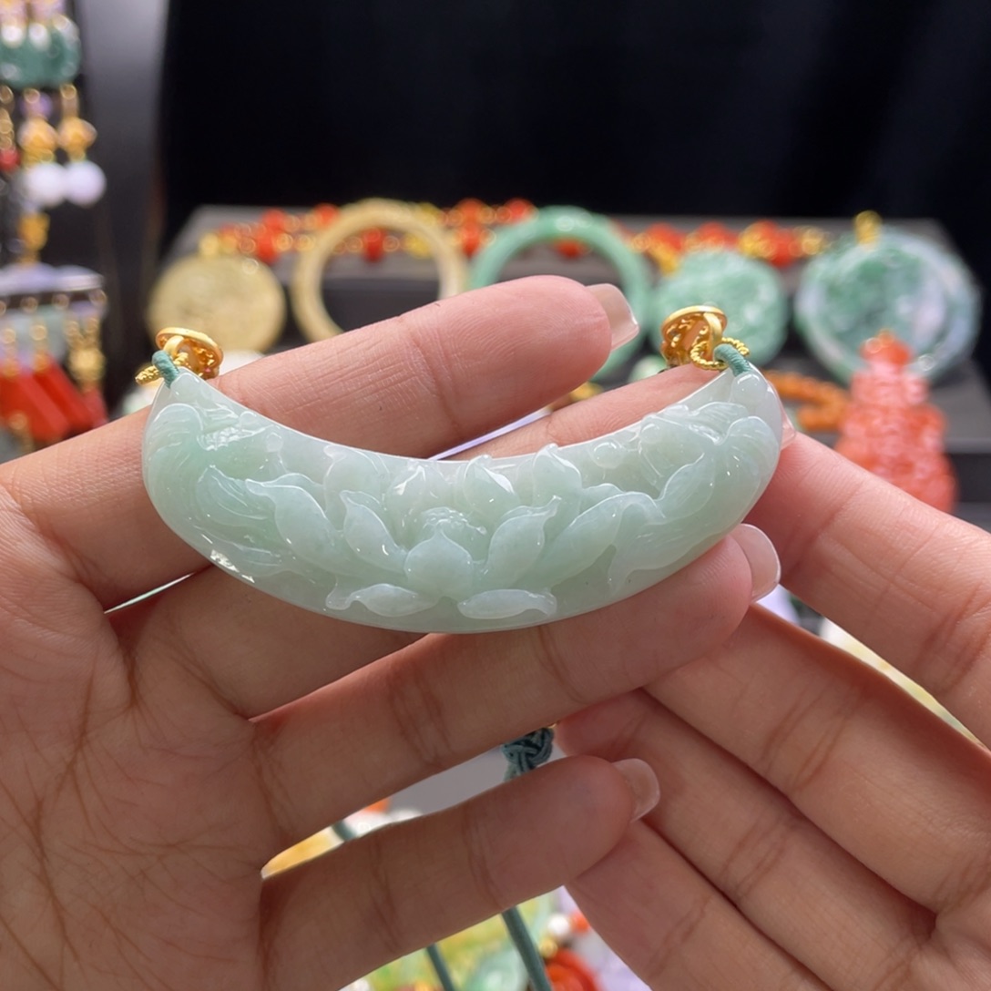 翡翠颈饰未镶嵌代编织