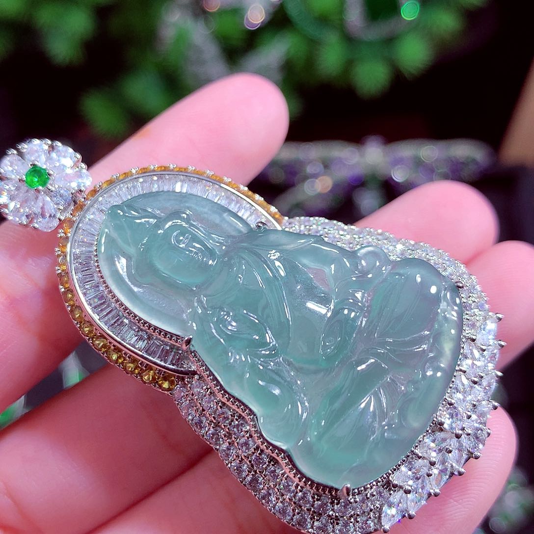 颈饰未镶嵌翡翠天然