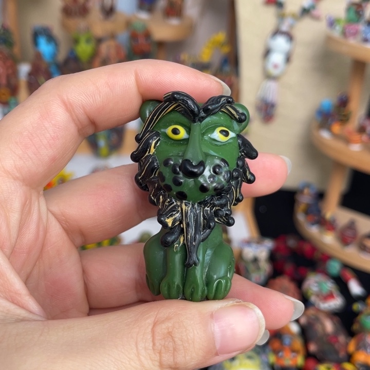 2 腓尼基琉璃娃娃1只