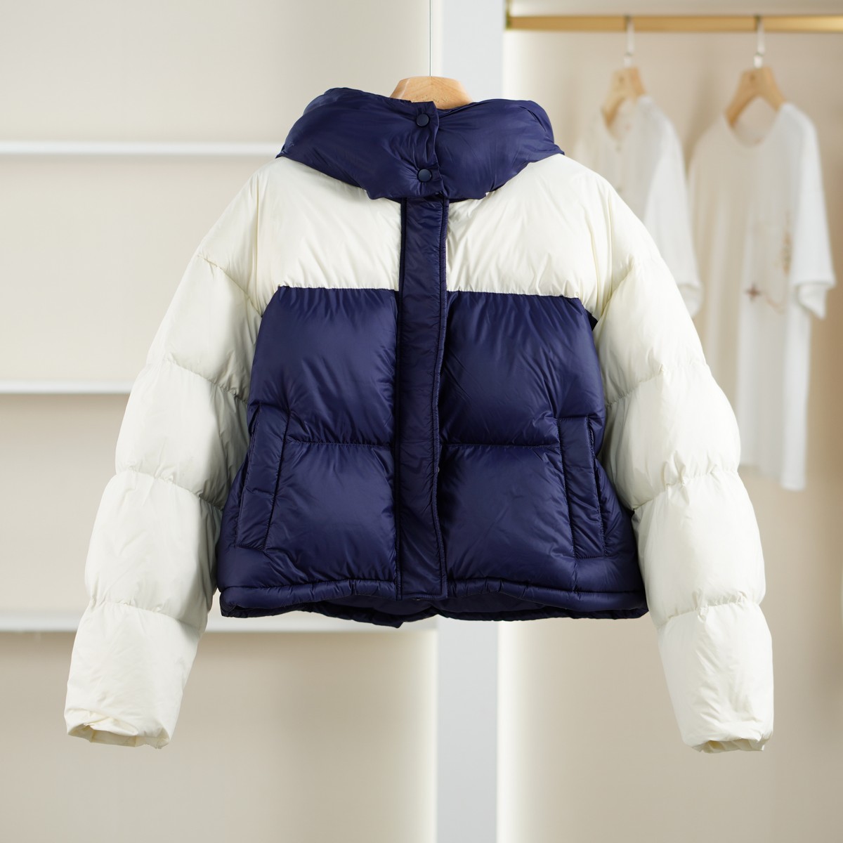 【麦笛•品牌新款】5081123 拼色连帽短款羽绒服冬季女装专柜撤柜