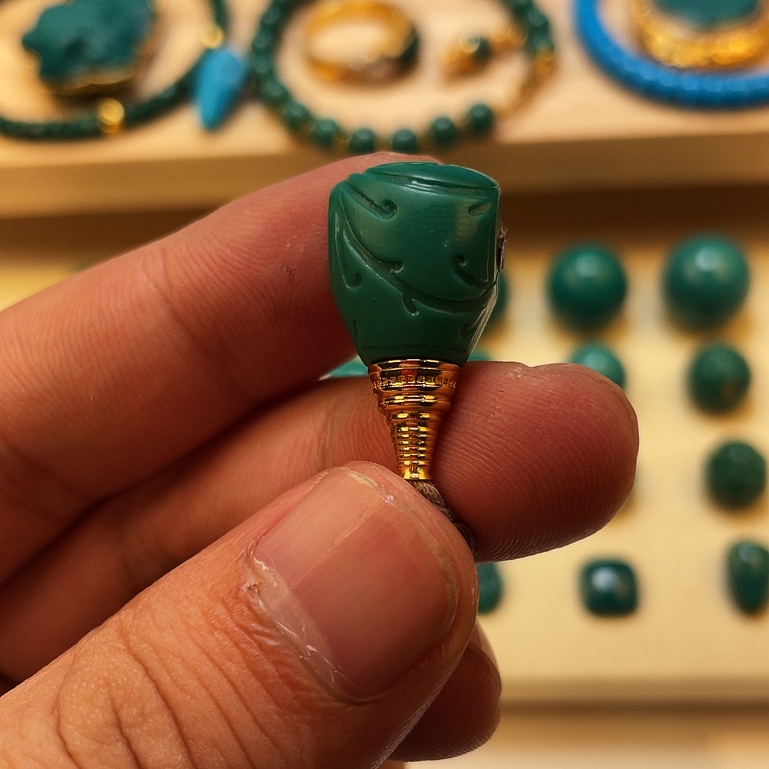 绿松石未镶嵌原矿绿松石