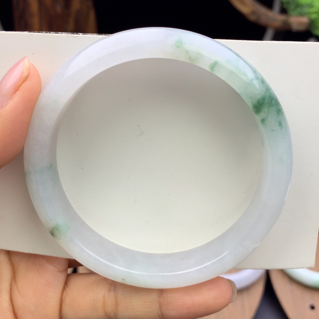 东***年翡翠手镯未镶嵌纯天然