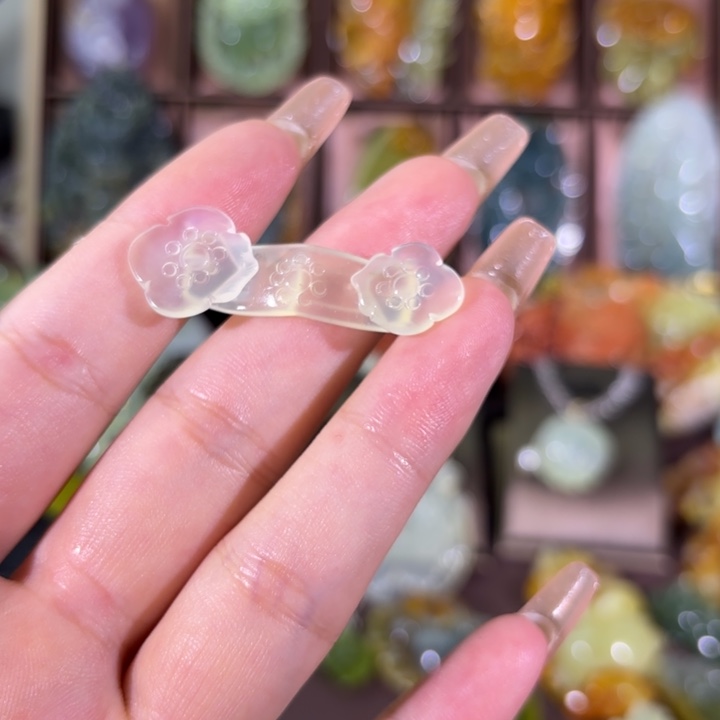 未镶嵌蛇纹石玉颈饰