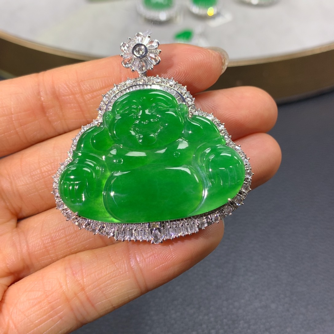 翡翠颈饰18K金镶嵌翡翠