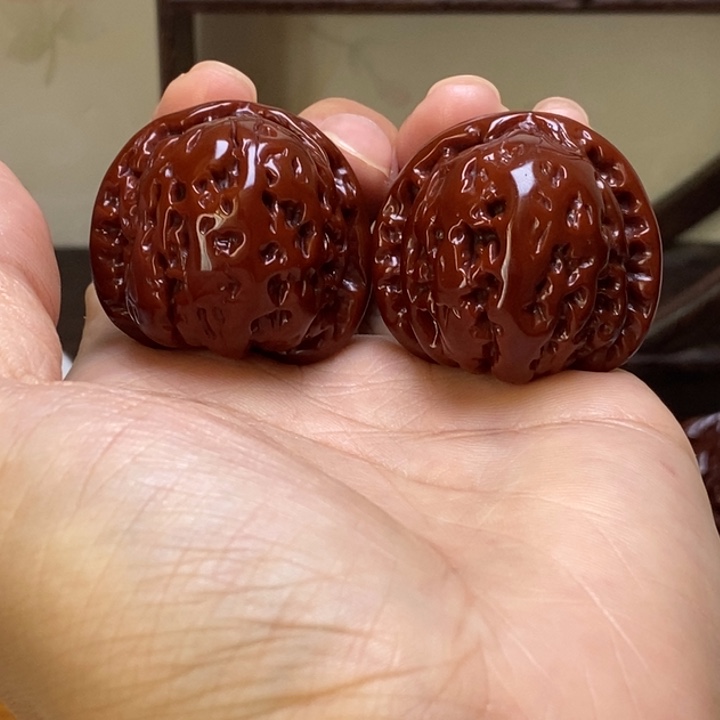 宋***儿把件文玩核桃百年小球