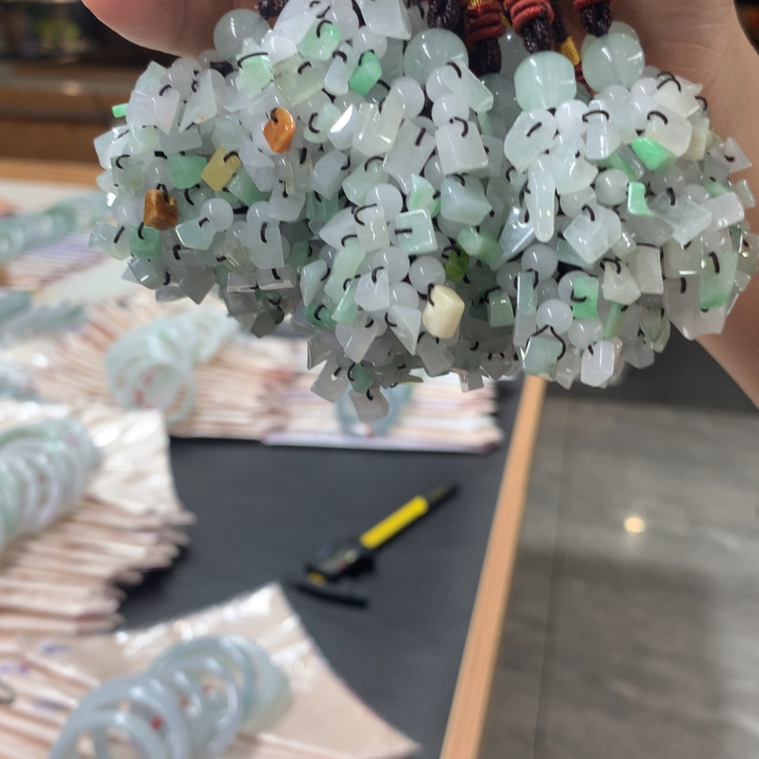 翡翠未镶嵌手镯手链多样性