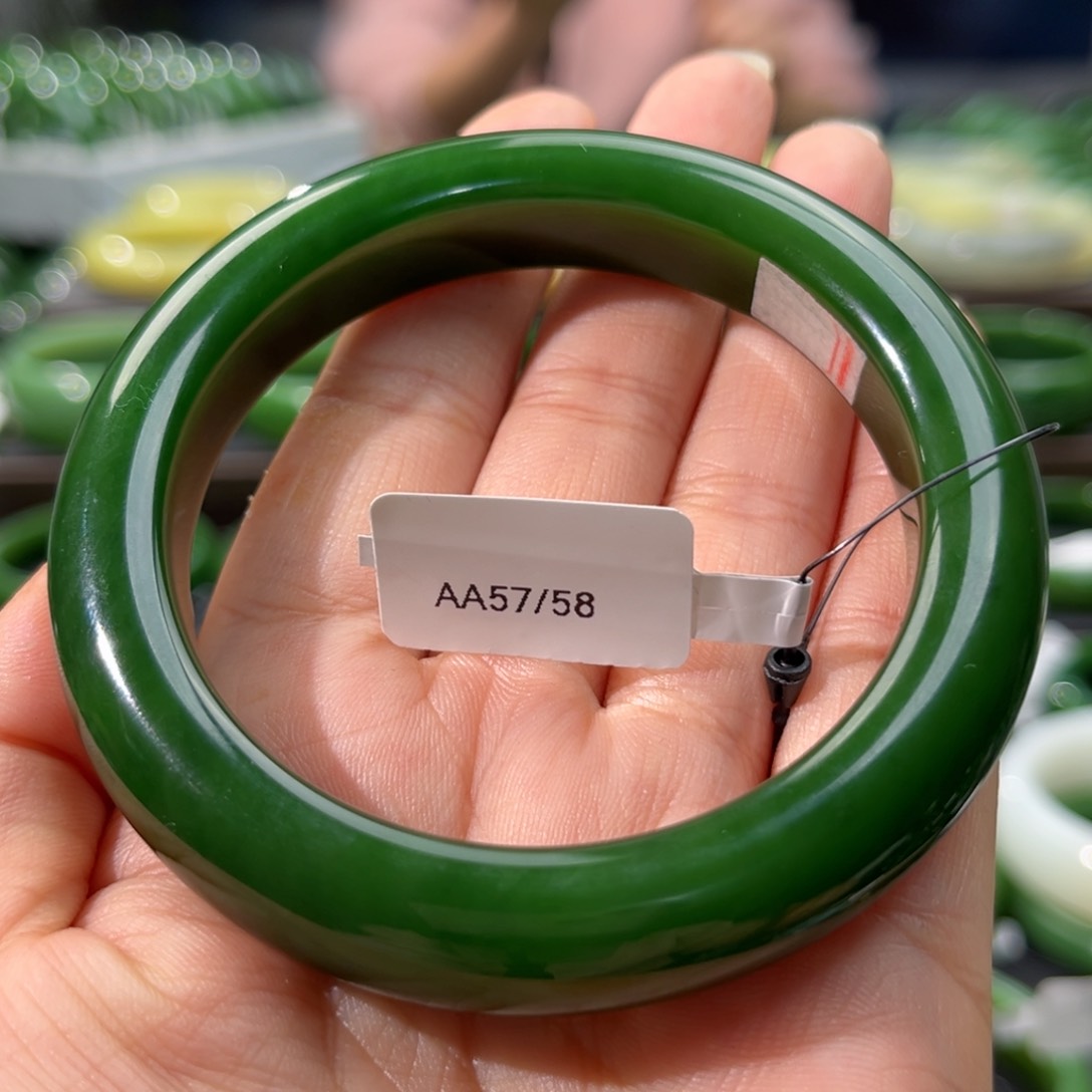 和田玉（碧玉）手镯未镶嵌