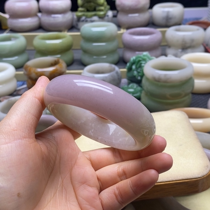 石英质玉未镶嵌手镯