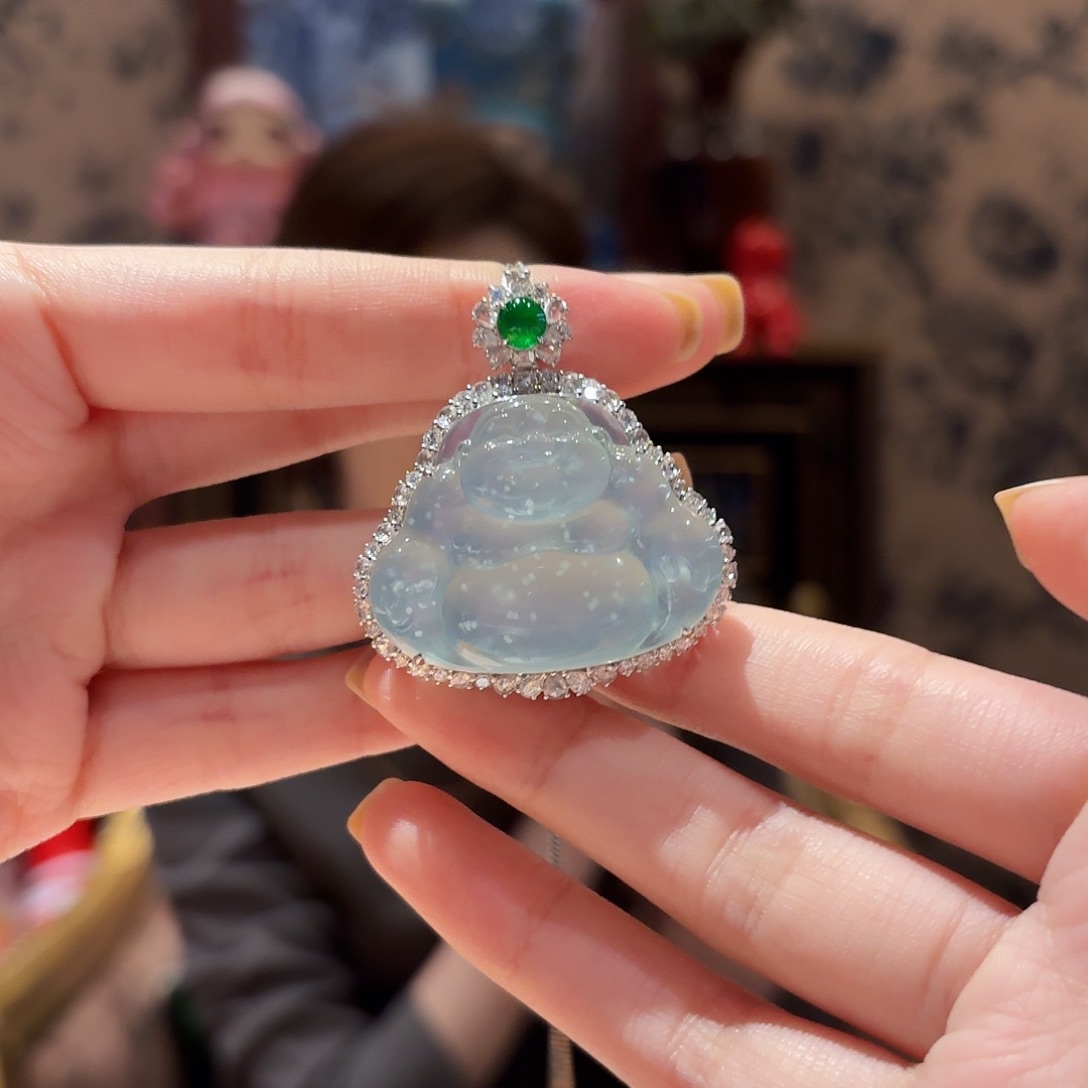 翡翠吊坠(赠链)18K金镶嵌