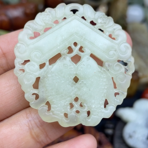 蛇纹石玉未镶嵌颈饰3