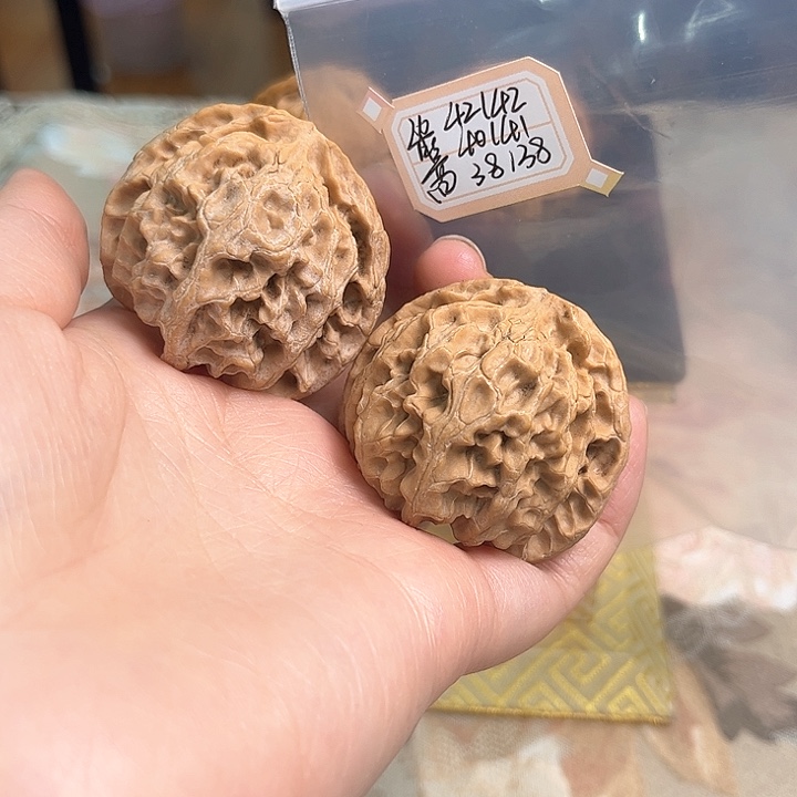 文玩核桃把件苹果园