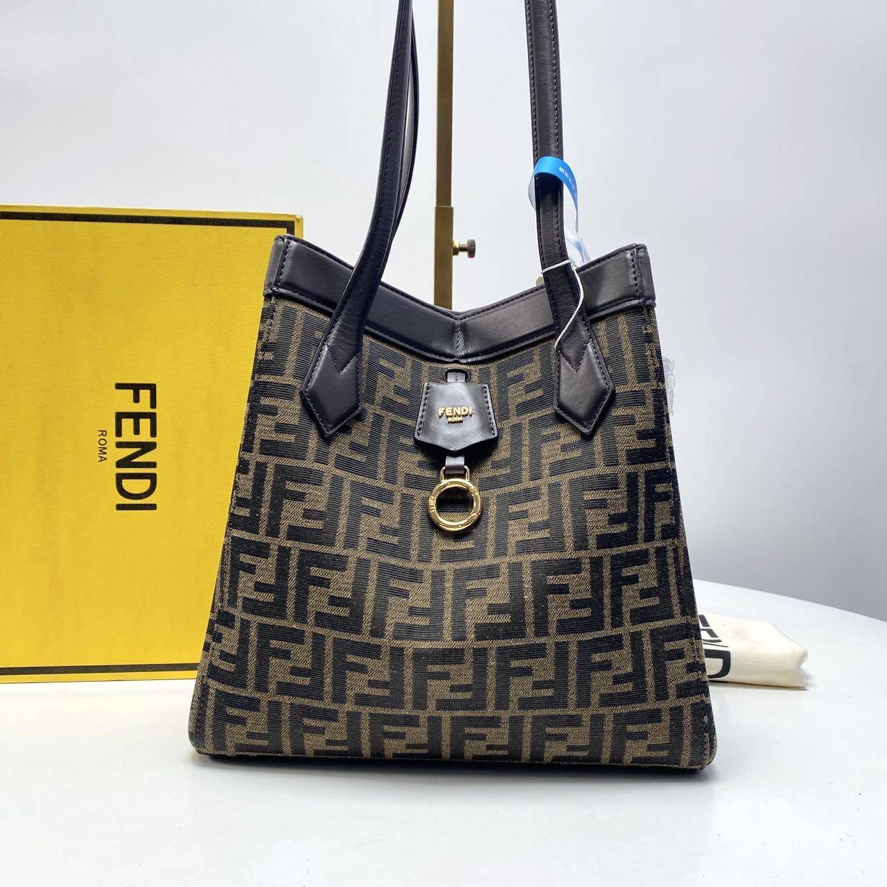 胖虎熙少/芬迪/95新/公价0/箱包/单肩包/312501040062