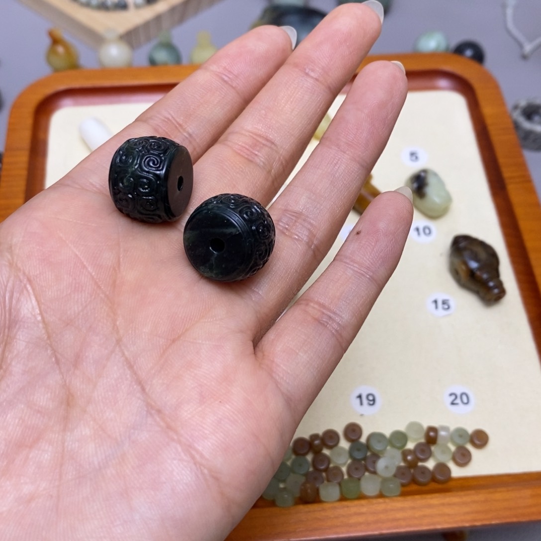 蛇纹石玉合金配饰筑***都