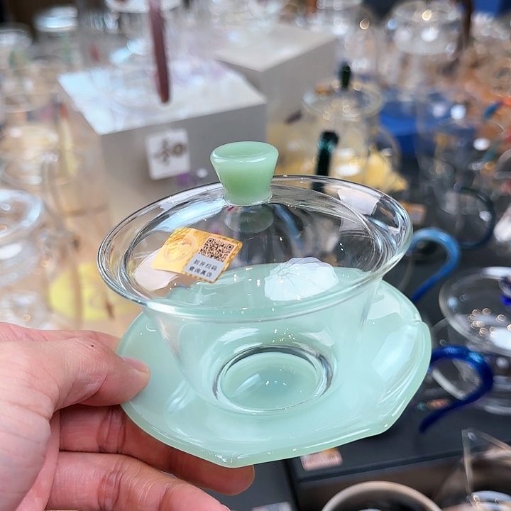 禾器浅玉色荷叶盖碗