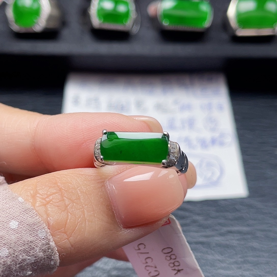 翡翠戒指银S925镶嵌爱***中天然a货翡翠没运费险2575