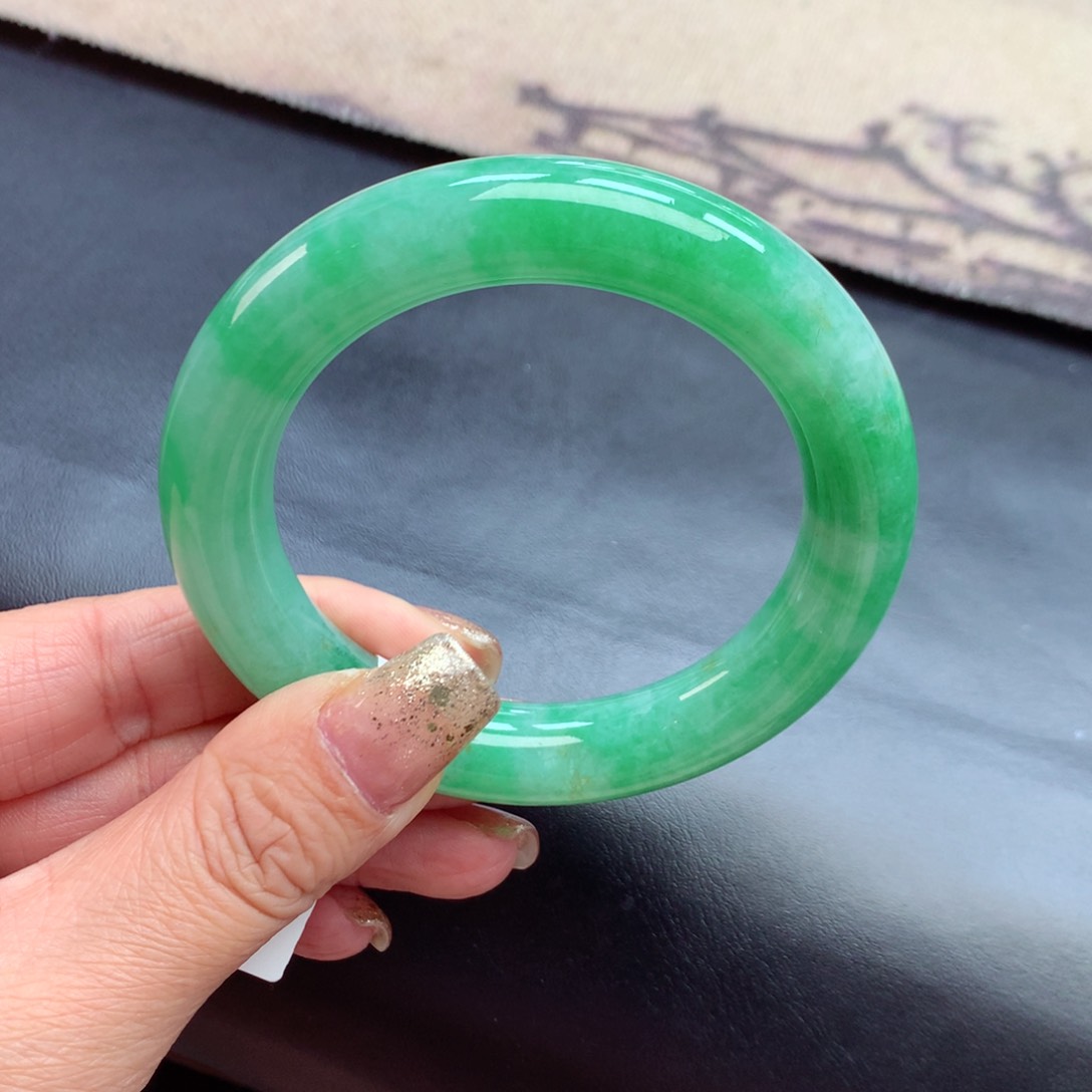 未镶嵌手镯翡翠缅甸翡翠手镯