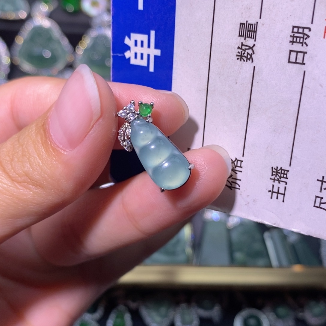 翡翠未镶嵌颈饰天然