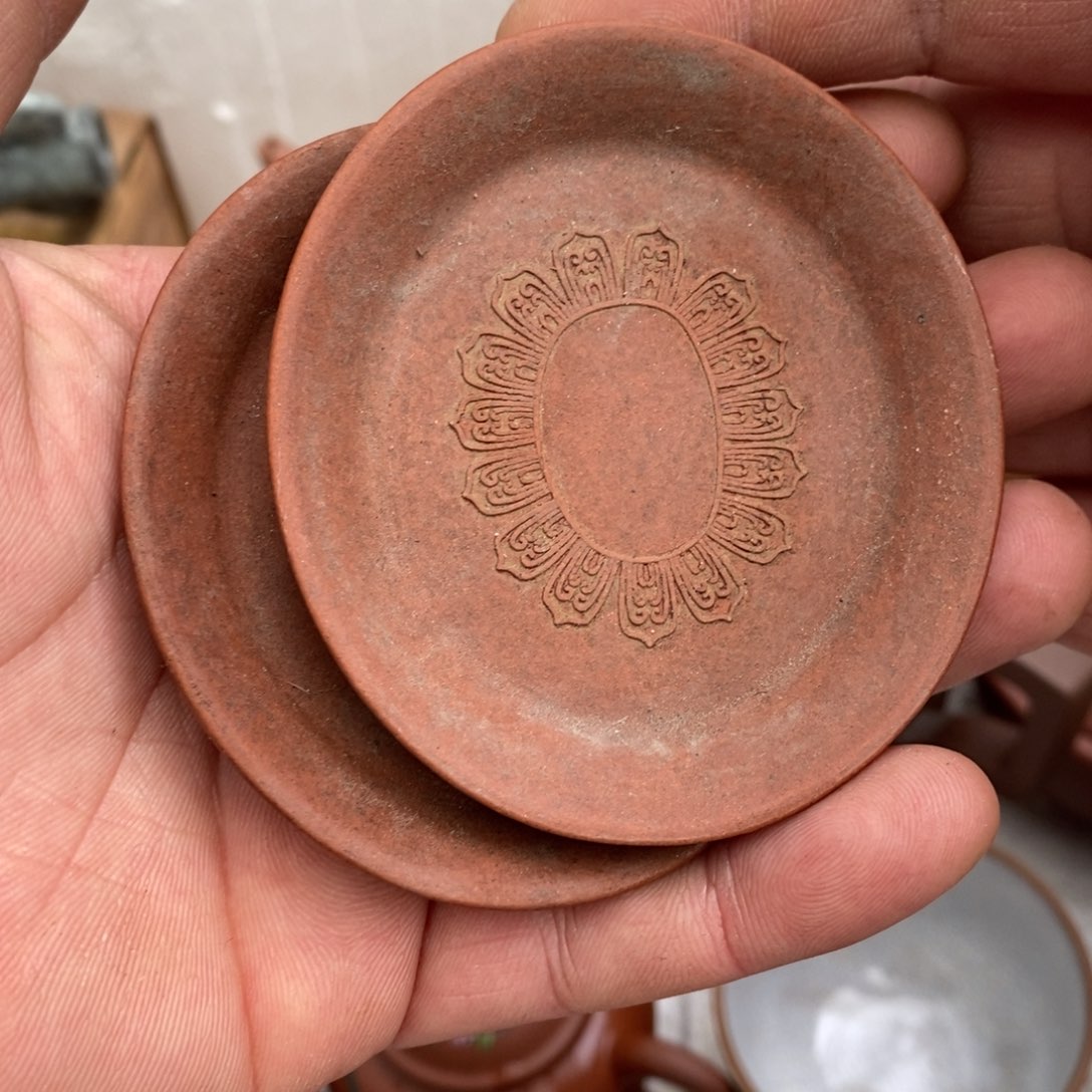 泉***1紫砂茶壶两个椭圆杯垫