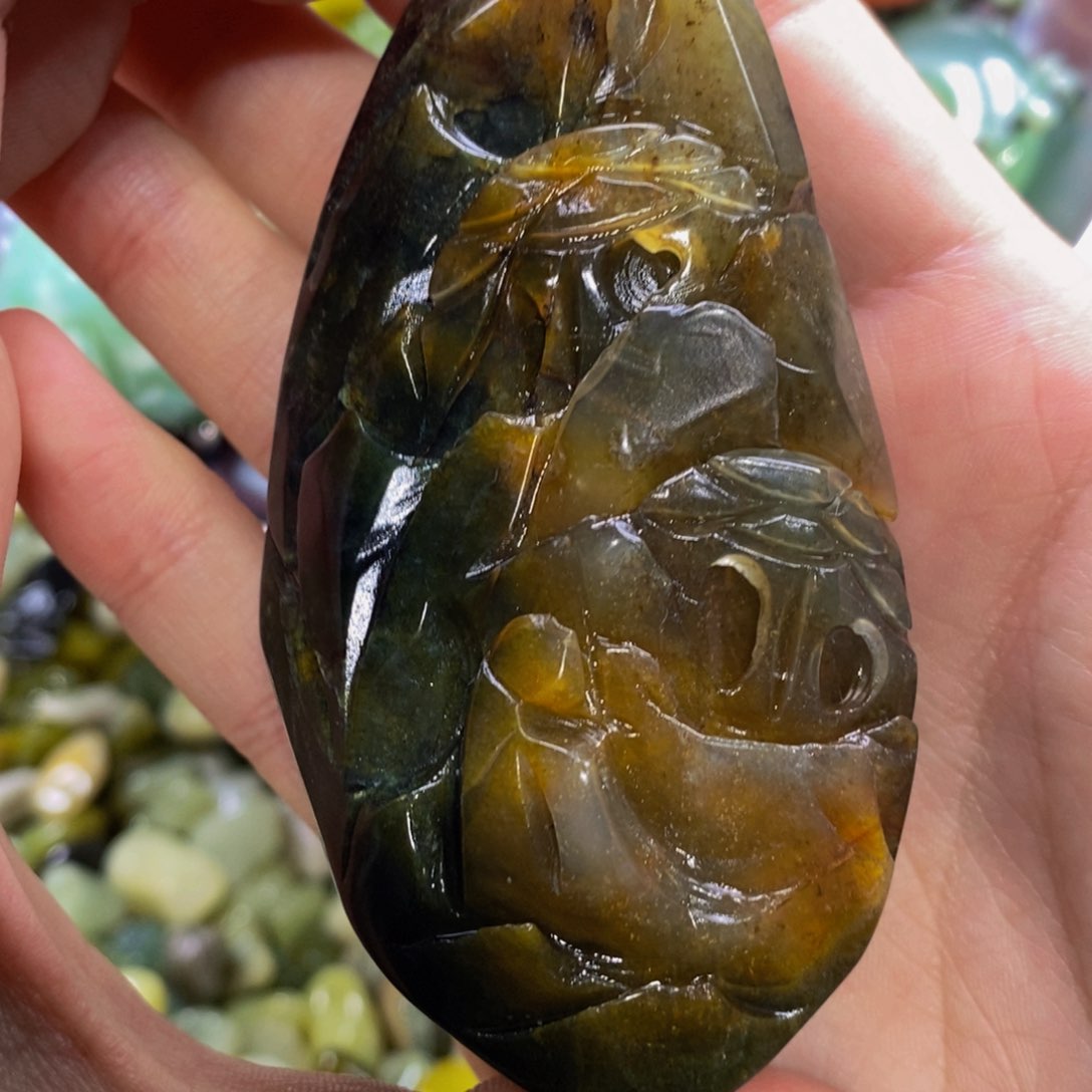 蛇纹石玉吊坠未镶嵌