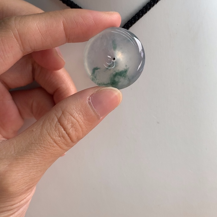 翡翠挂件未镶嵌….