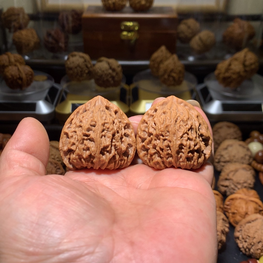 文玩核桃42+三角南疆