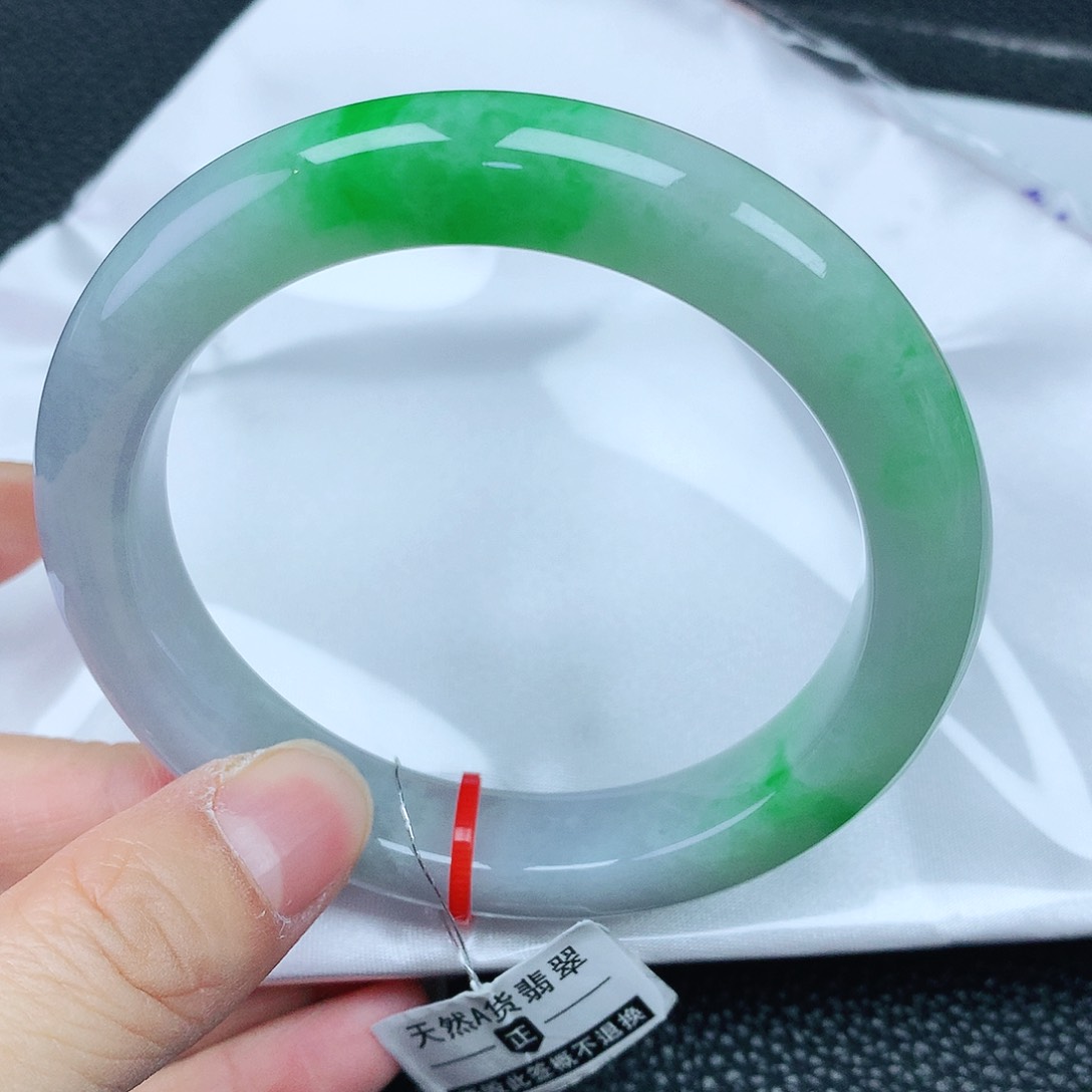 翡翠手镯未镶嵌59圈