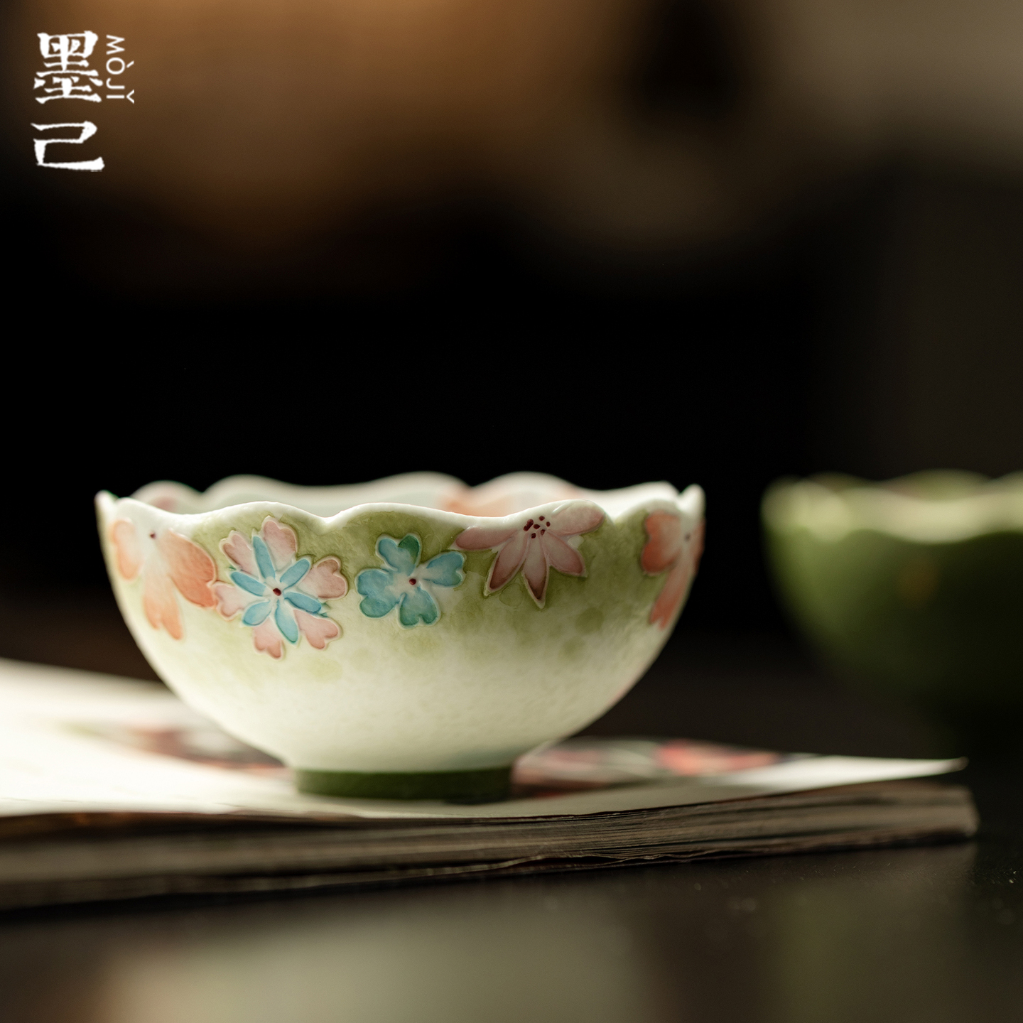 墨己小青柑手绘花屿陶瓷家用如意花口主人杯功夫茶具仿古茶杯单杯