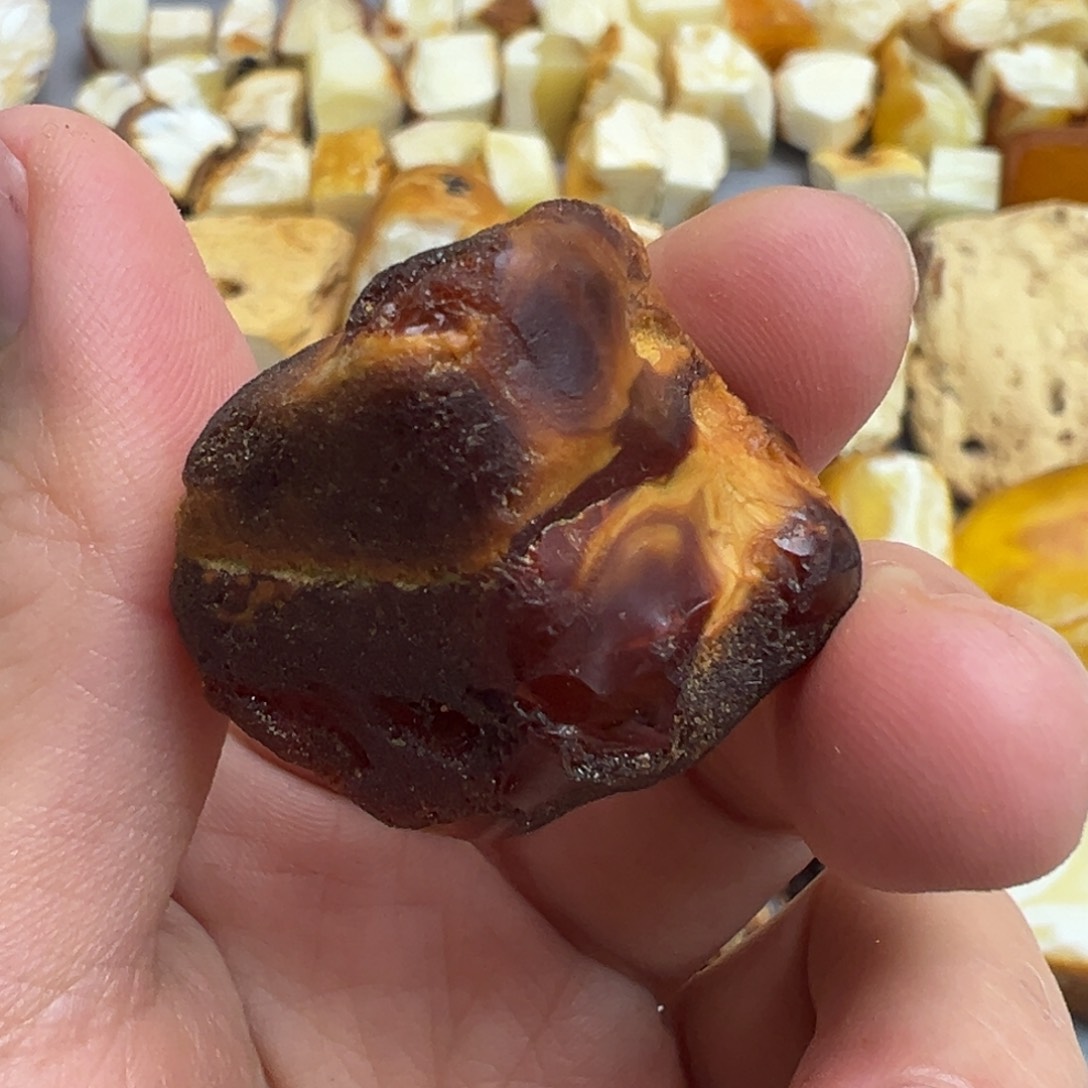 定制琥珀未镶嵌傲**峰蜜蜡