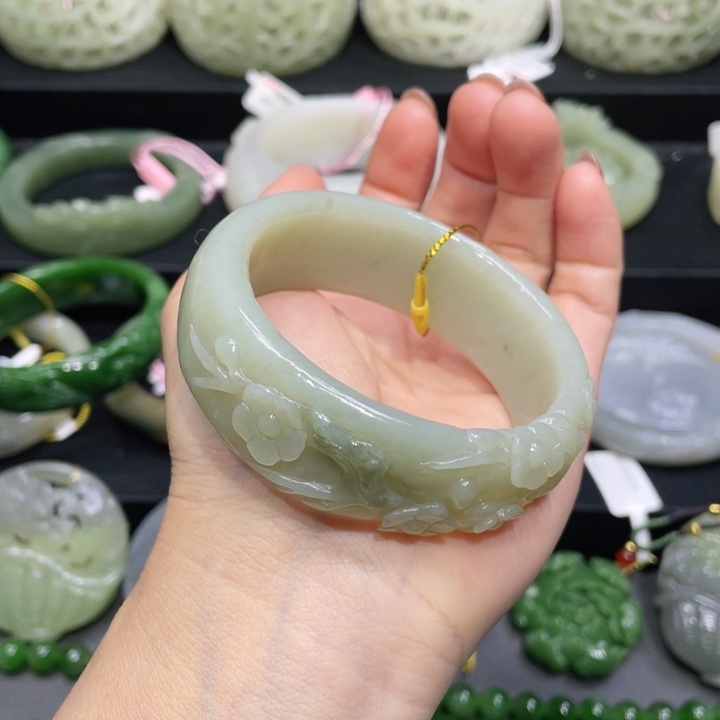 和田玉手镯54圈口 编号67未镶嵌