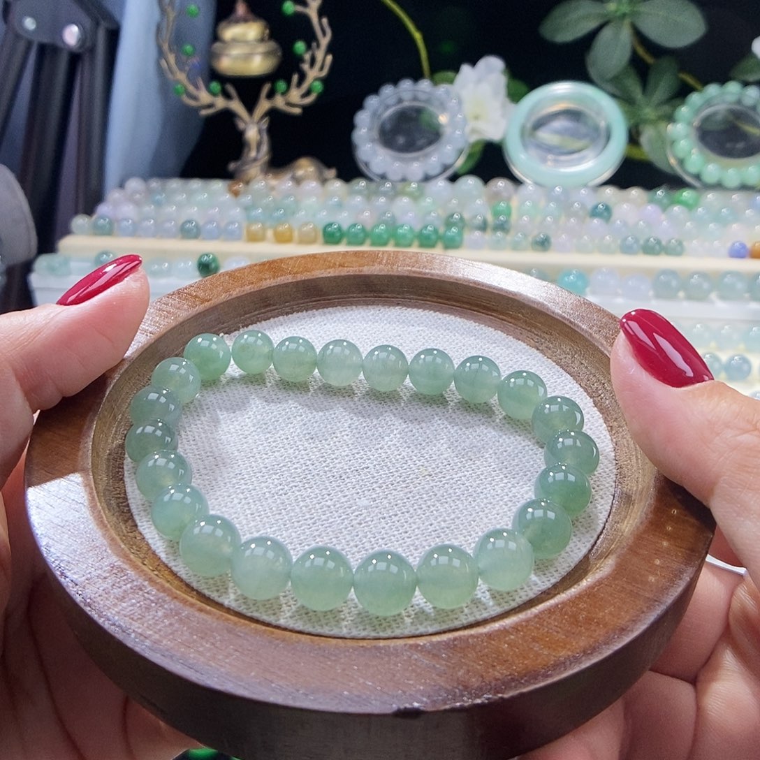 翡翠未镶嵌颈饰卡8+