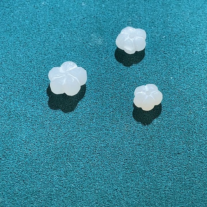 南***桉和田玉未镶嵌颈饰