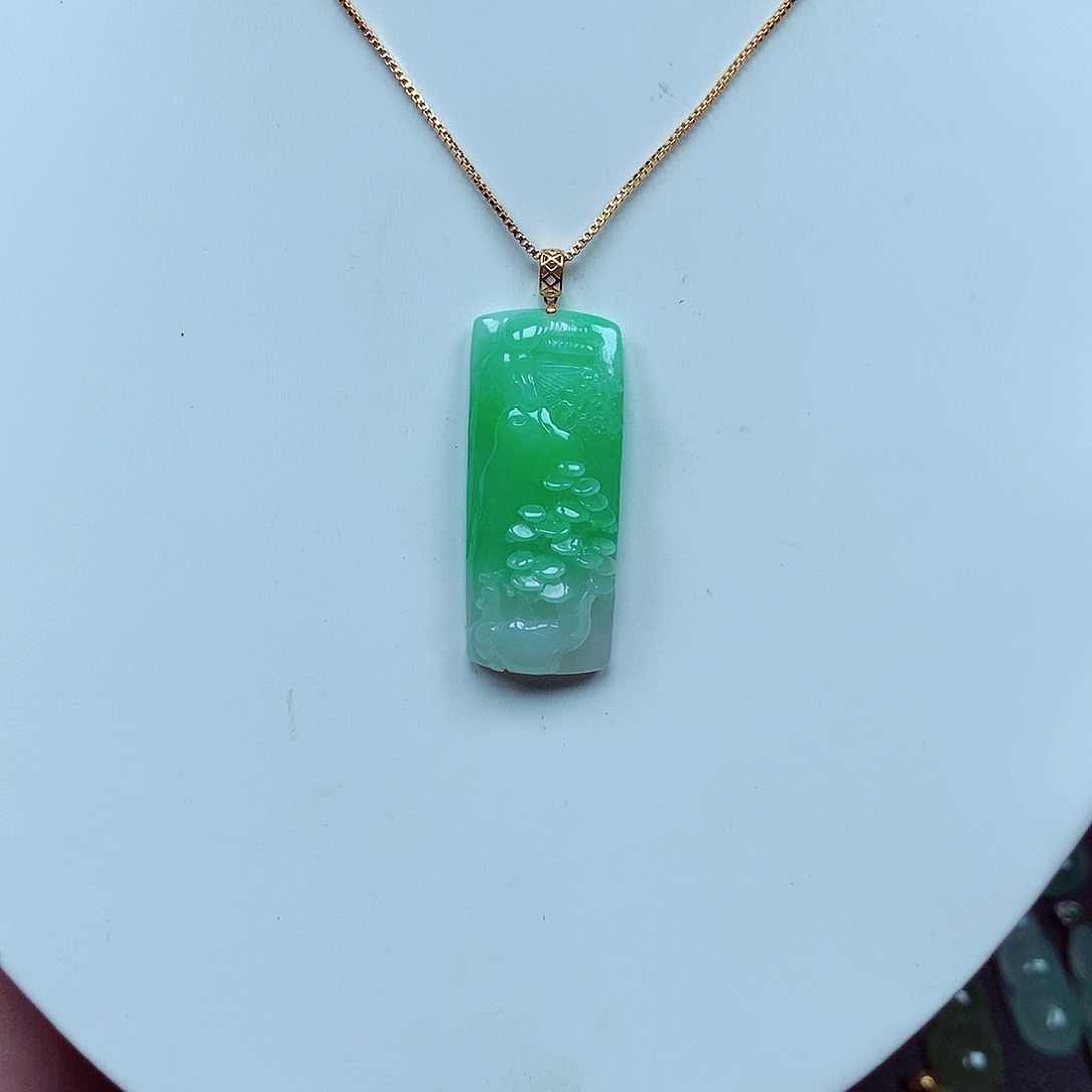 翡翠颈饰18K金镶嵌天然翡翠A货