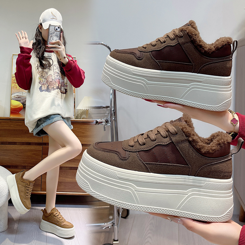 2025冬季百搭厚底7厘米平底休闲皮面加绒松糕底皮面保暖加厚网红