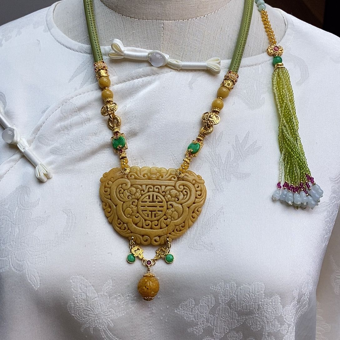 翡翠颈饰未镶嵌天然