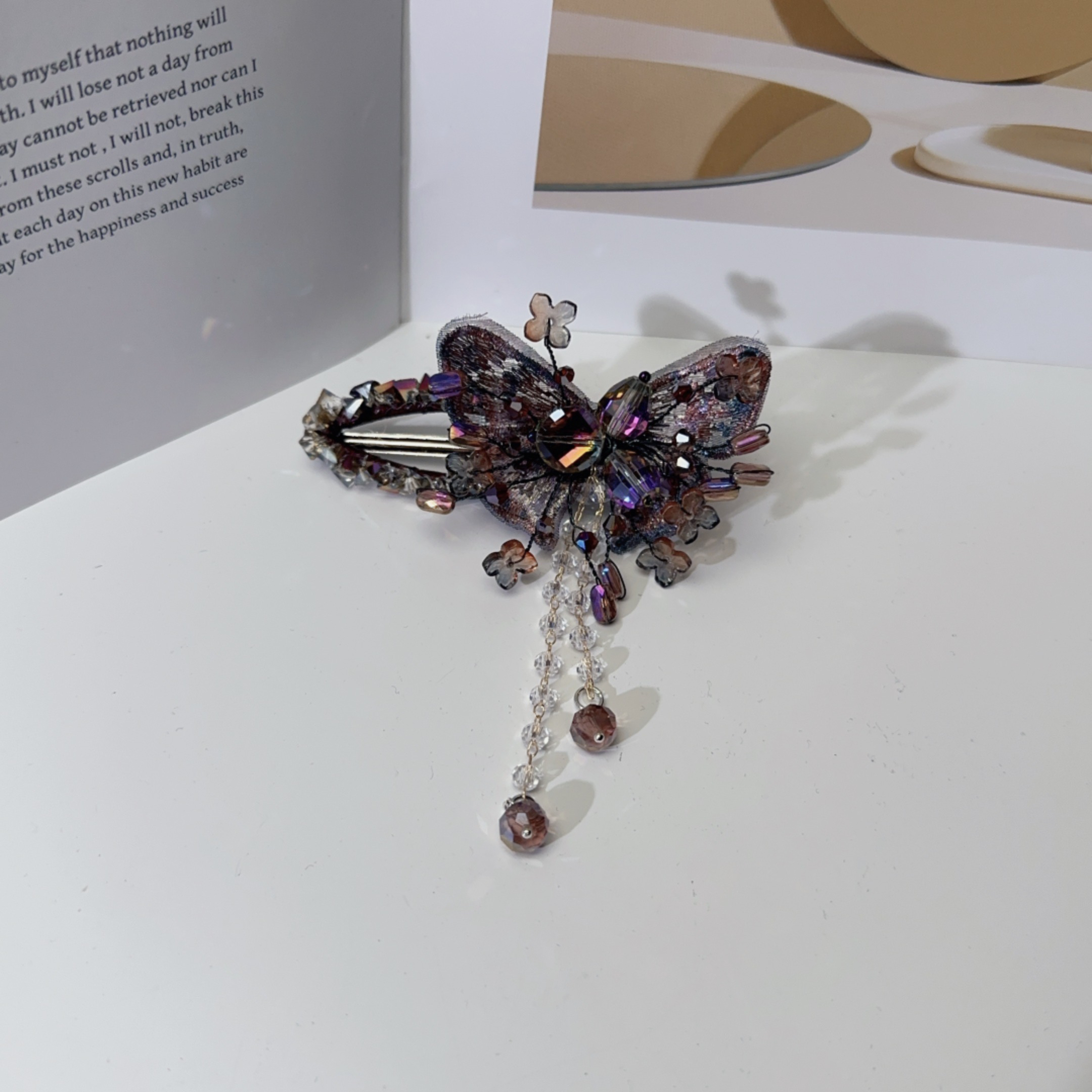 A8432编号紫莹轻奢发饰《鸭夹》