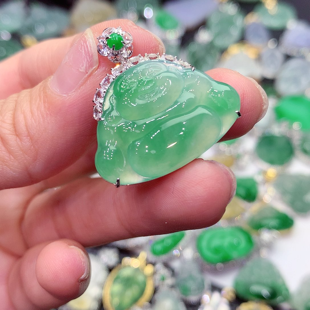 翡翠吊坠(不含链)18K金镶嵌U****.