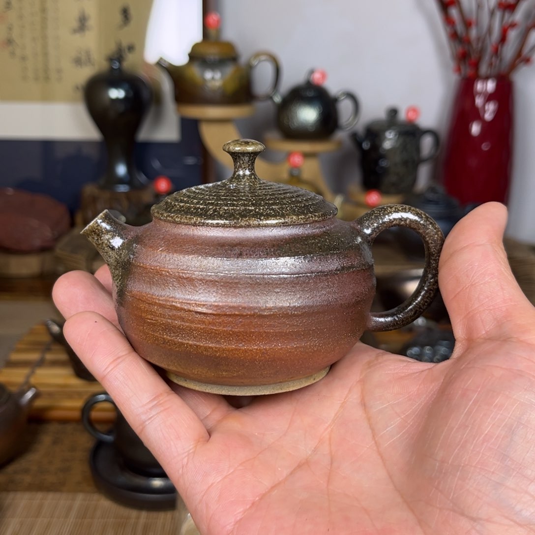 壶轻微手工痕迹建水紫陶秋韵风格150cc