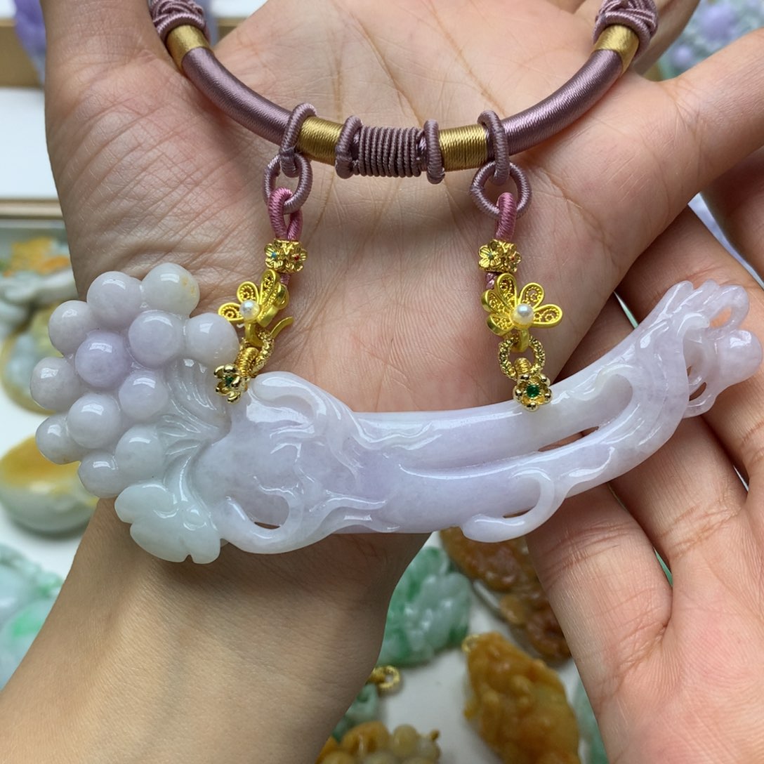 翡翠颈饰未镶嵌翡翠