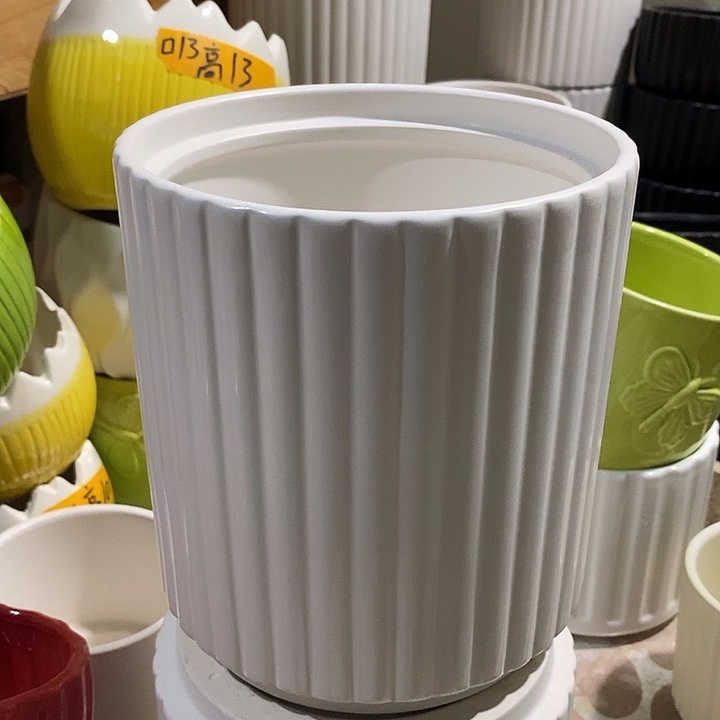 陶瓷花盆有孔 瑕疵介意勿拍 