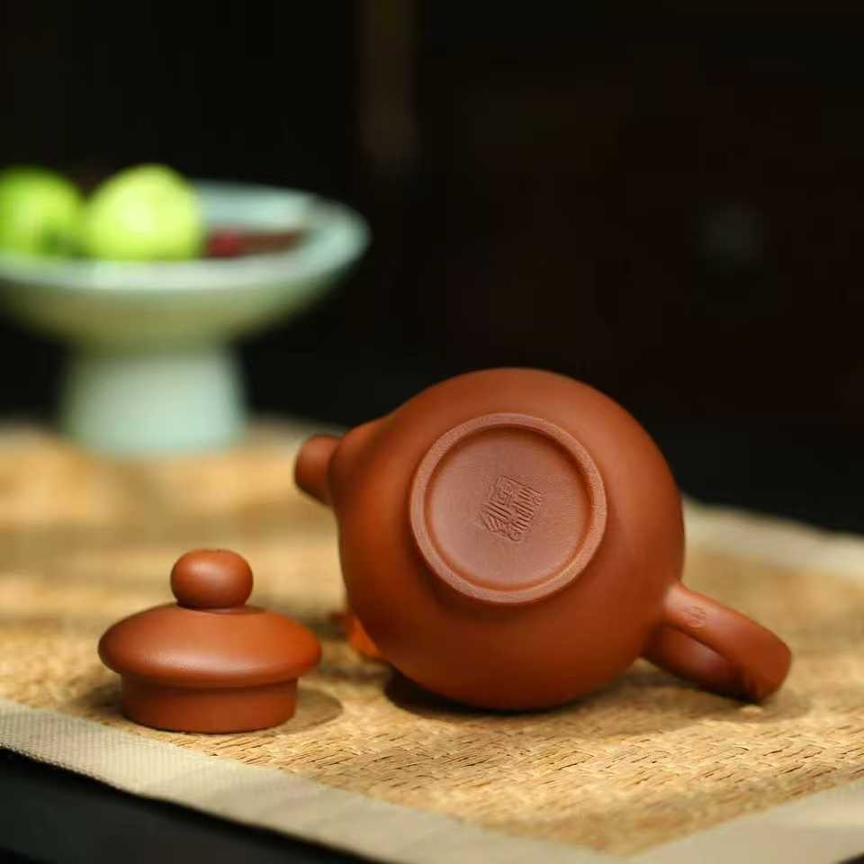 宫灯，容量180cc，原矿40目小煤窑红泥手工制作。