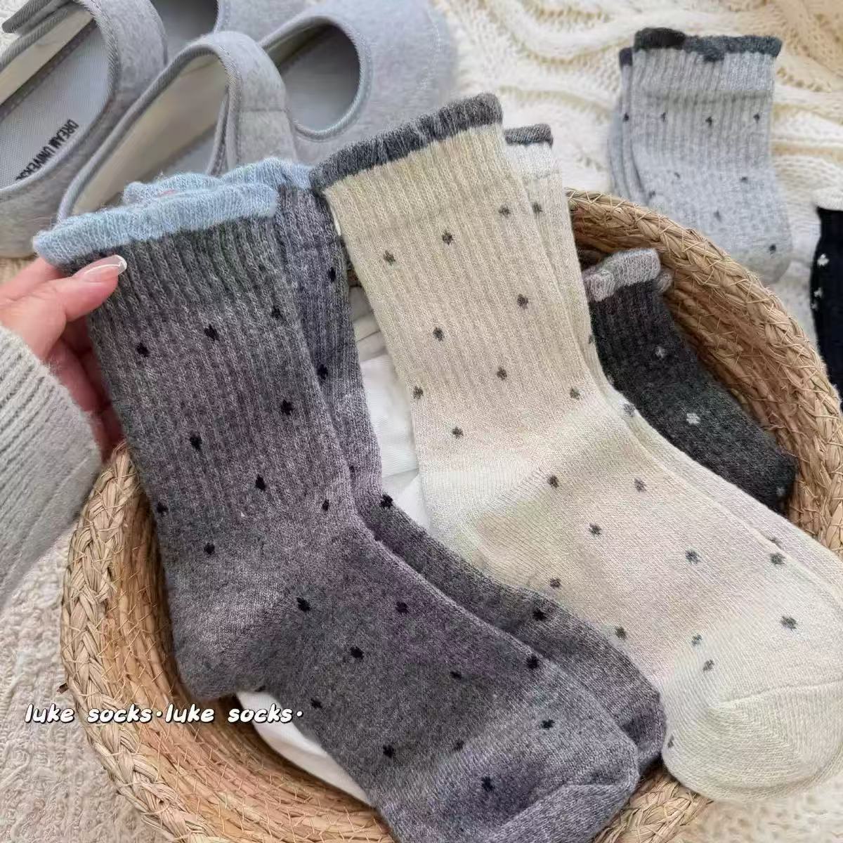 女士中筒秋冬温柔花边中筒堆堆袜