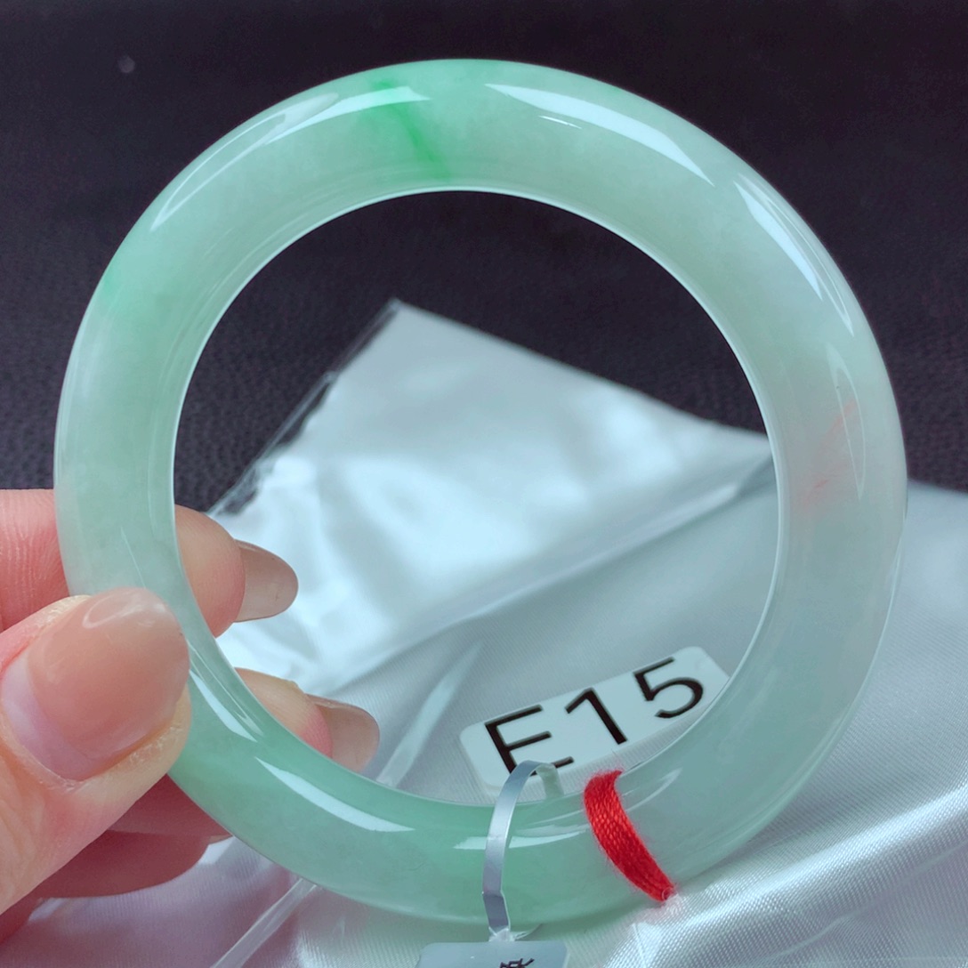 翡翠手镯未镶嵌手镯88