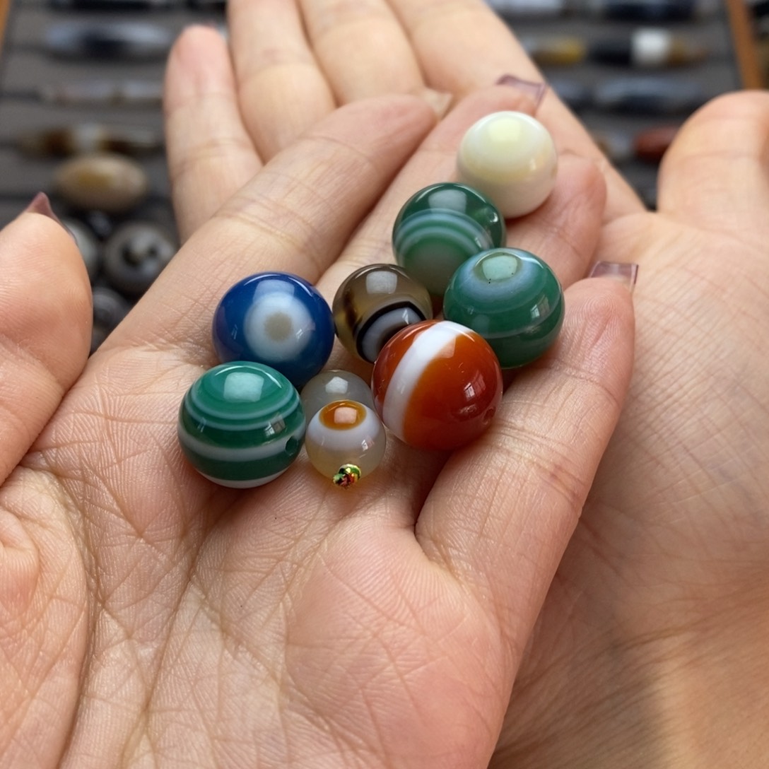 玛瑙/玉髓颈饰未镶嵌.